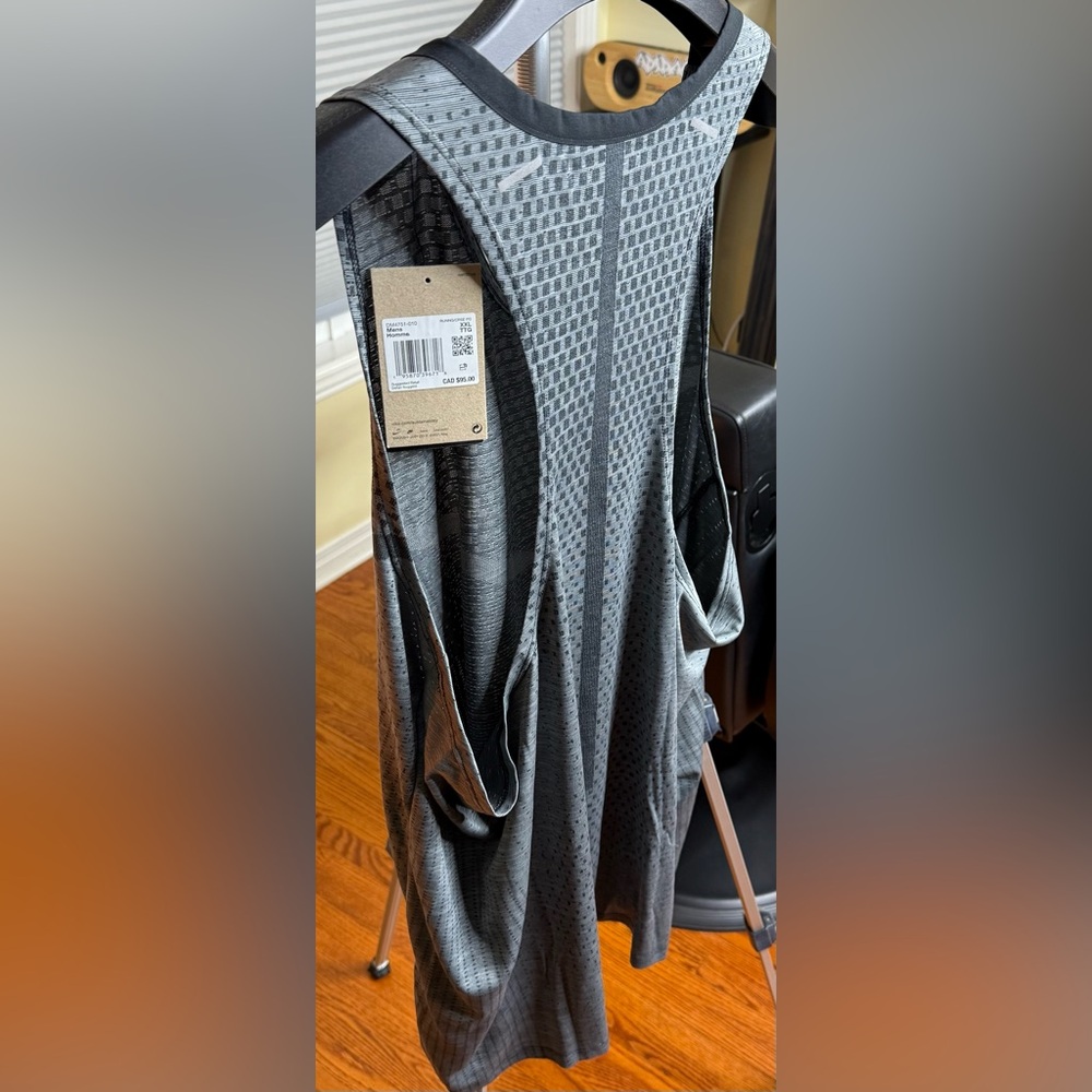 Beautiful Nike Training Top!!!